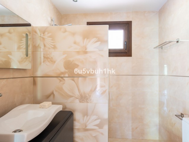 4 Bedrooms Villa in Benalmadena