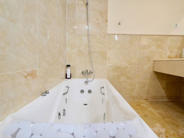 Penthouse in Altos de los Monteros