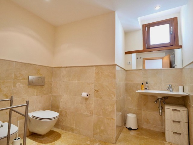 Penthouse in Altos de los Monteros