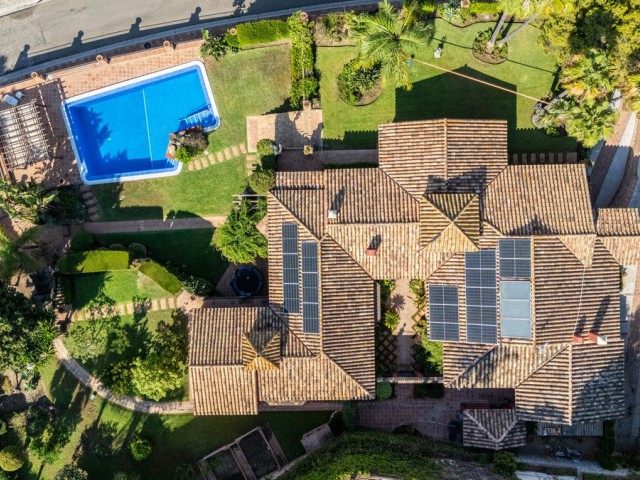 8 Bedrooms Villa in Benalmadena