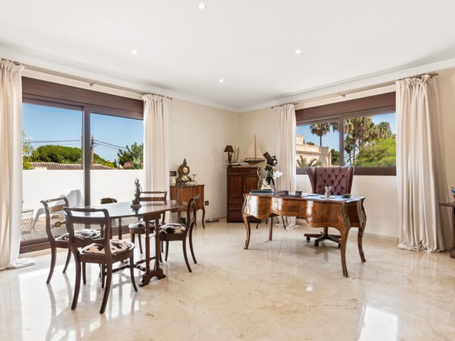 5 Bedrooms Villa in Atalaya