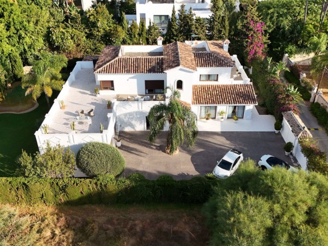 5 Bedrooms Villa in Atalaya