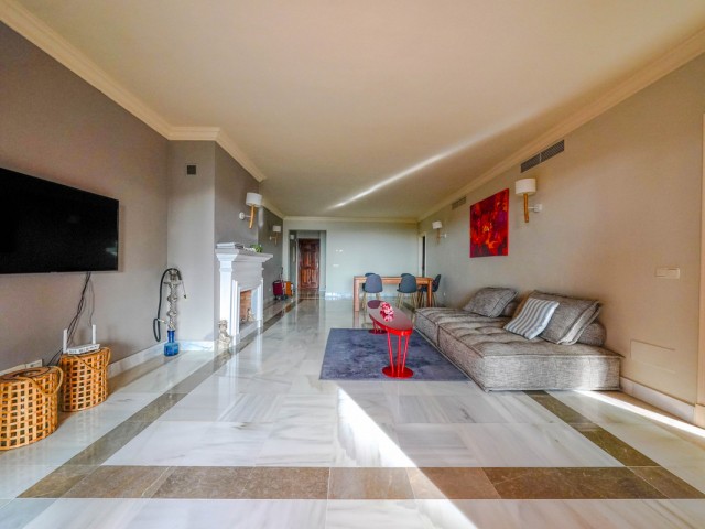 Apartment, Monte Halcones, R5018131