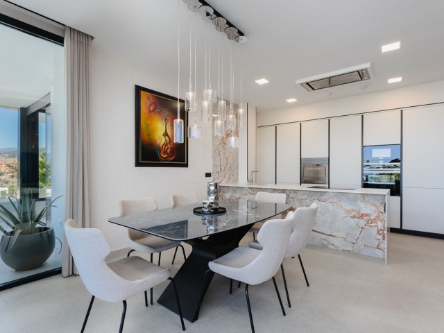 4 Bedrooms Apartment in Cabopino