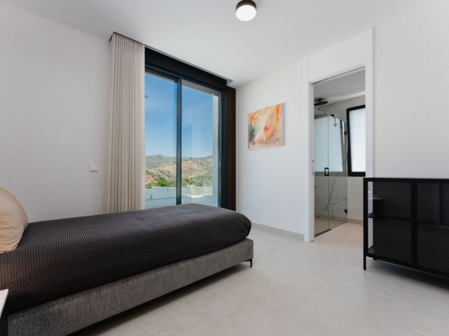 4 Bedrooms Apartment in Cabopino