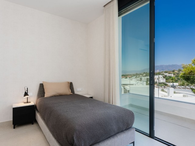 4 Bedrooms Apartment in Cabopino