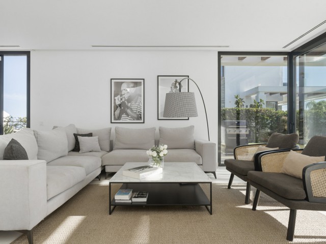 Villa avec 5 Chambres  à Cabopino