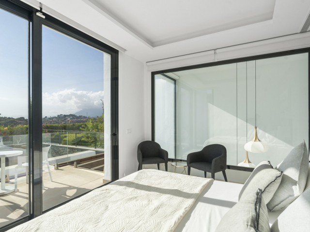 Villa avec 5 Chambres  à Cabopino