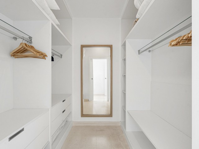 Villa avec 5 Chambres  à Cabopino