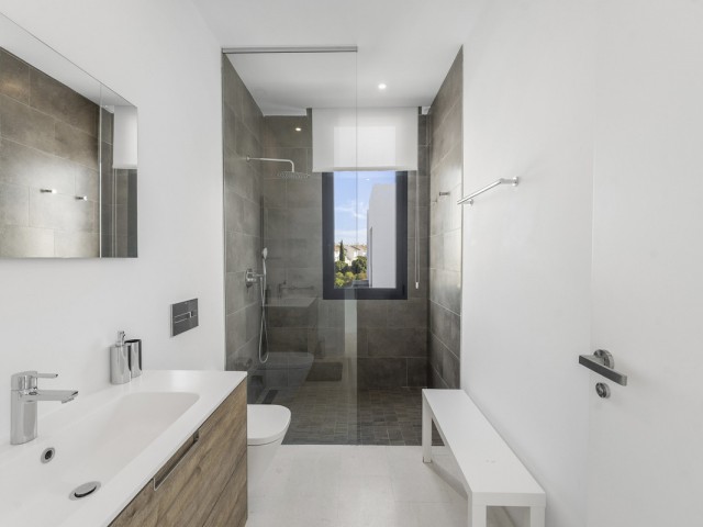 Villa avec 5 Chambres  à Cabopino