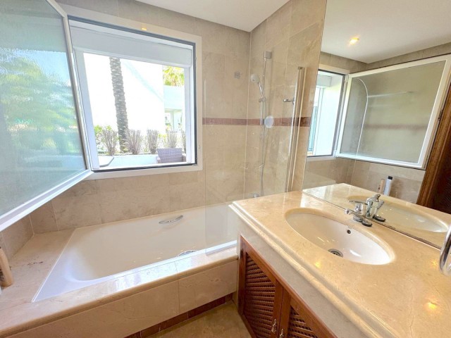 Appartement avec 3 Chambres  à Costalita