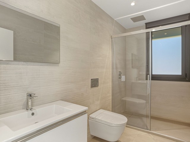 4 Bedrooms Villa in Elviria