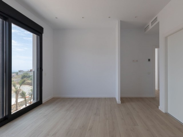 4 Bedrooms Villa in Elviria