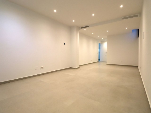 4 Bedrooms Villa in Elviria
