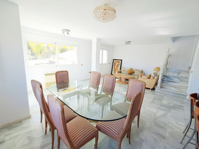 5 Bedrooms Villa in Benalmadena