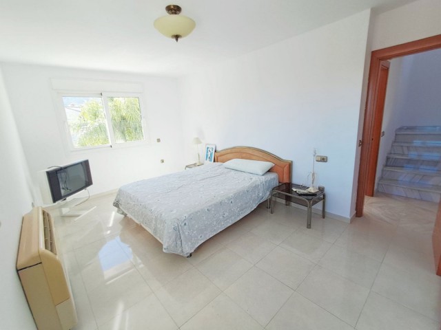 5 Bedrooms Villa in Benalmadena