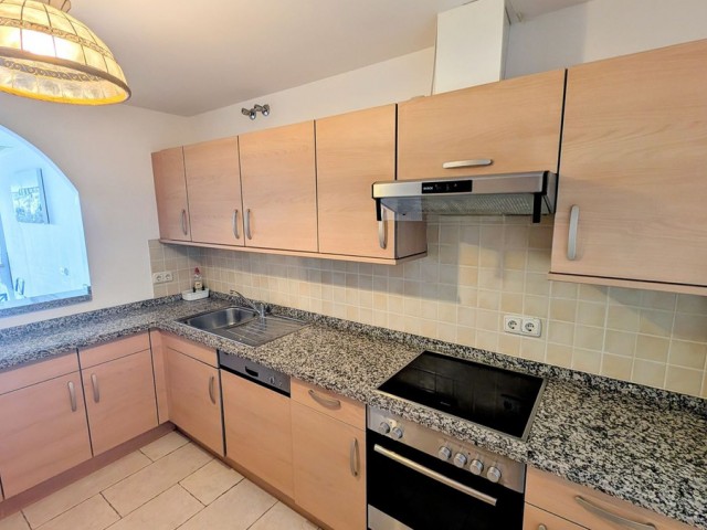 2 Bedrooms Apartment in Benahavís
