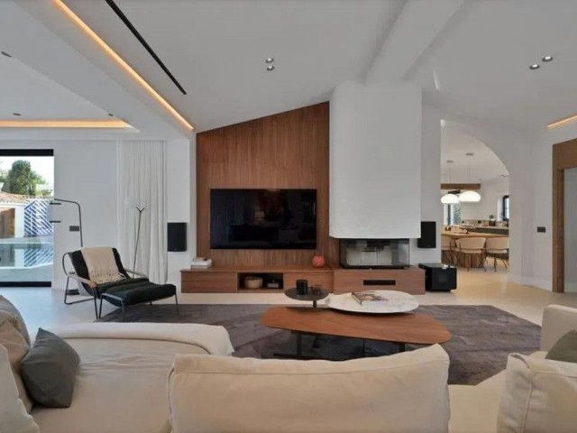 5 Soveroms Villa i Puerto Banús