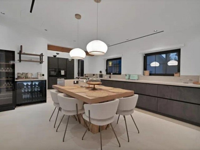 5 Soveroms Villa i Puerto Banús