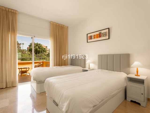 Appartement avec 3 Chambres  à Elviria