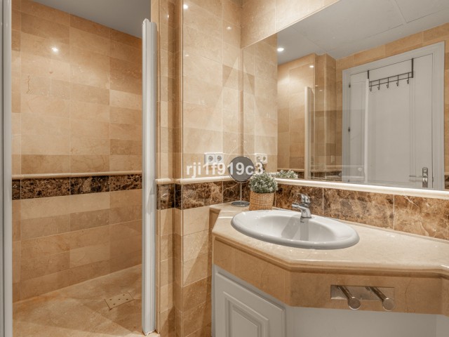Appartement avec 3 Chambres  à Elviria