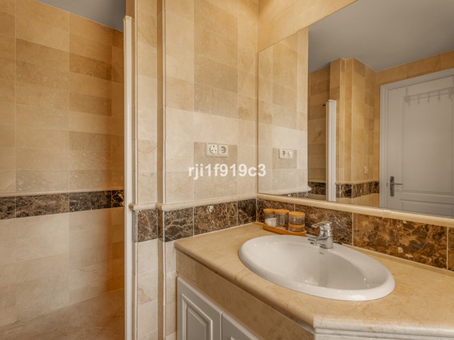 Appartement avec 3 Chambres  à Elviria