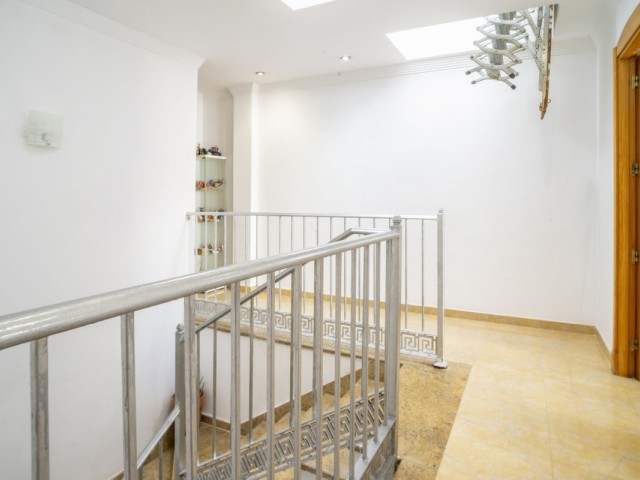 6 Bedrooms Villa in Fuengirola