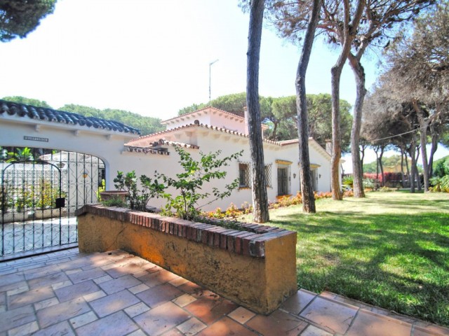 10 Makuuhuoneen Huvila Elviria