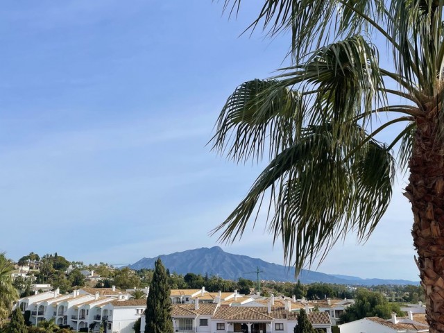 3 Bedrooms Apartment in Benahavís