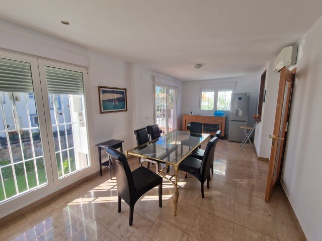 5 Bedrooms Villa in Manilva
