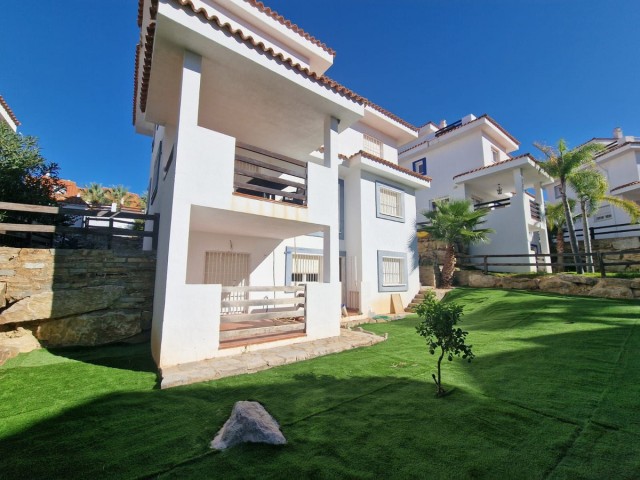 5 Bedrooms Villa in Manilva