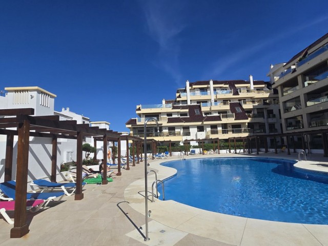 Apartment, La Duquesa, R5037598