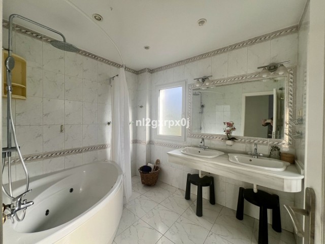 3 Makuuhuoneen Huvila Reserva de Marbella