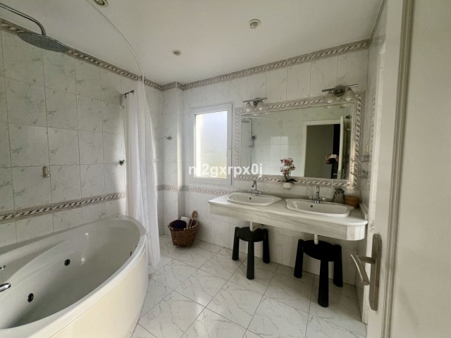 3 Makuuhuoneen Huvila Reserva de Marbella
