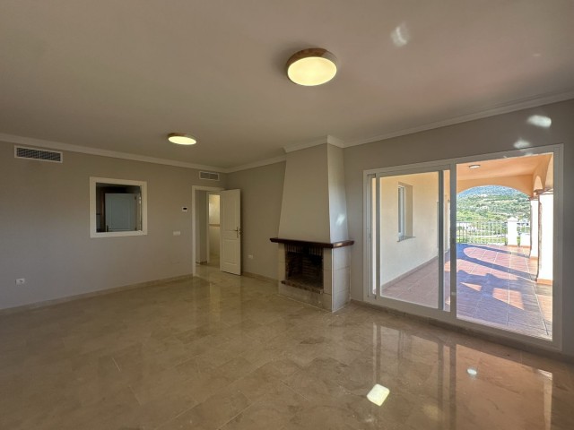 Kattohuoneisto Mijas Golf