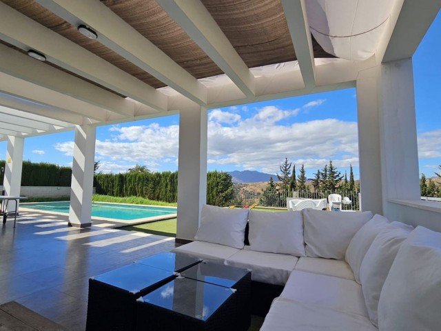 8 Schlafzimmer Villa in Sierrezuela