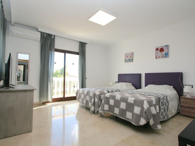 Villa avec 8 Chambres  à Sierrezuela