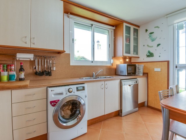 4 Bedrooms Villa in La Duquesa