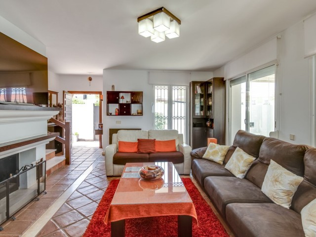 4 Bedrooms Villa in La Duquesa