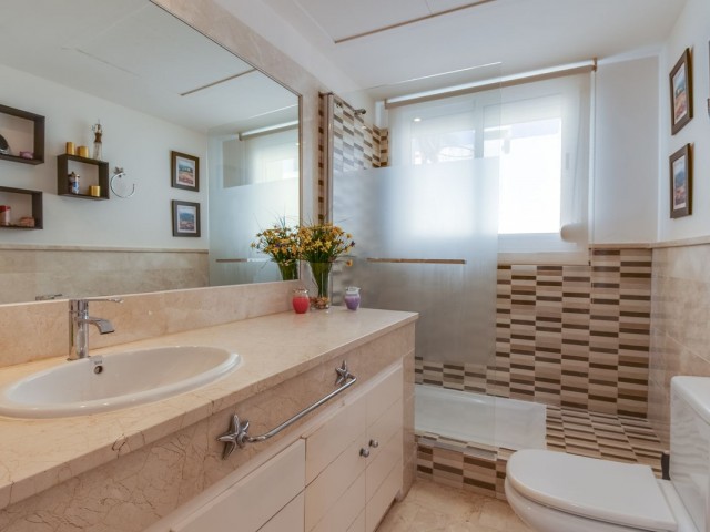 4 Bedrooms Villa in La Duquesa