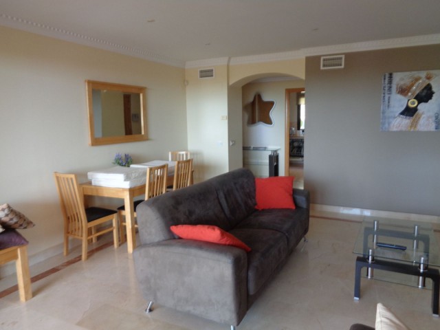 2 Bedrooms Apartment in Benahavís