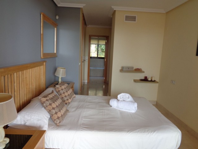 2 Bedrooms Apartment in Benahavís