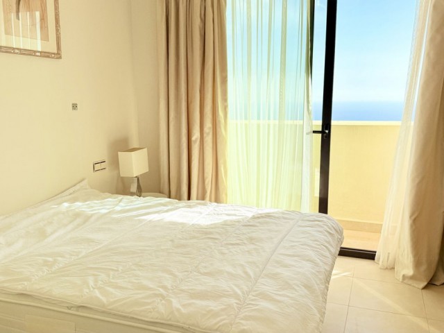 Penthouse in Altos de los Monteros