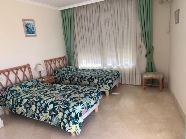 3 Bedrooms Apartment in Elviria