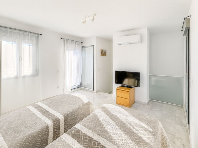 Apartamento con 3 Dormitorios  en Riviera del Sol