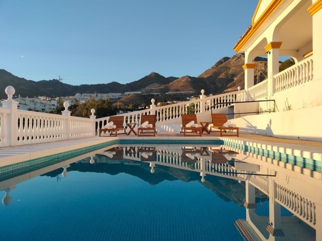 7 Bedrooms Villa in Benalmadena