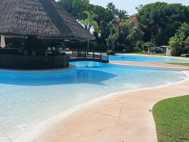 Apartment, Guadalmina Baja, R5210194