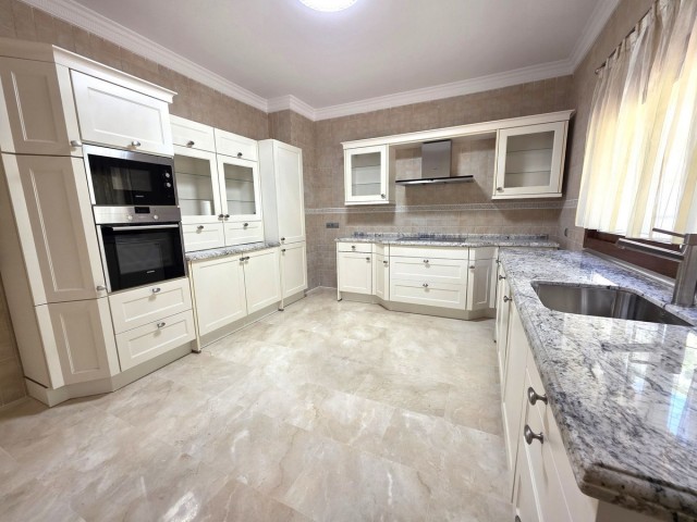 4 Bedrooms Villa in Hacienda Las Chapas