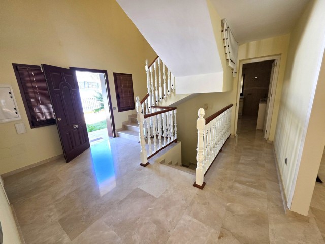 4 Bedrooms Villa in Hacienda Las Chapas