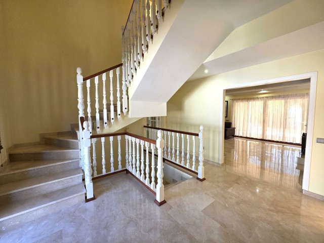4 Bedrooms Villa in Hacienda Las Chapas